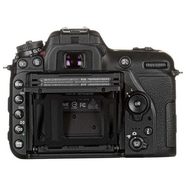 Nikon D7500 Corpo