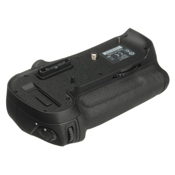 Nikon Punho MB-D12