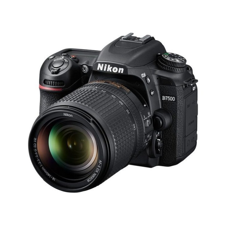 NIKON D7500 + 18-140MM F/3.5-5.6G ED VR