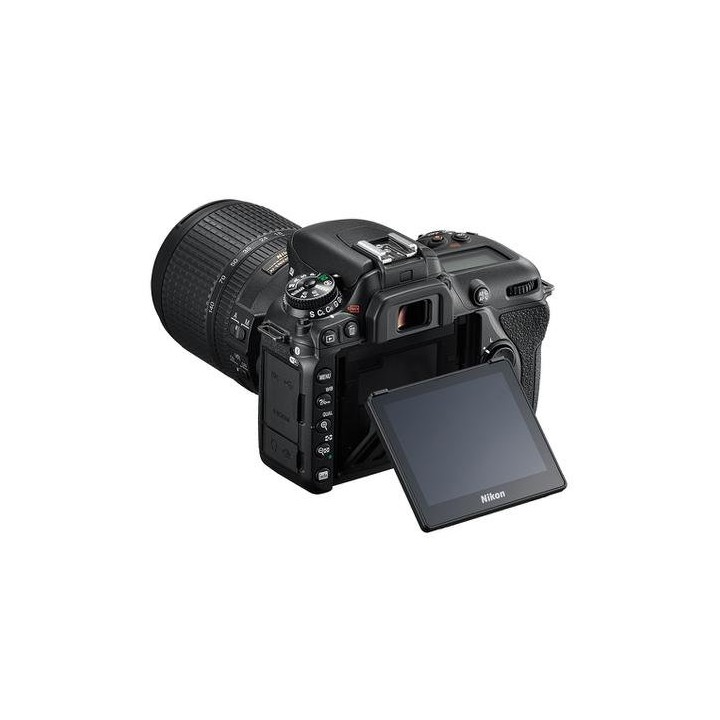 Nikon Kit D7500 + 18-140 VR
